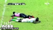 شاهد لماذا انحنى لاعبي الدوري الإكوادوري هكذا 