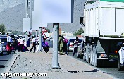 الشاحنات تهدد الطلبة في سكمكم والشرطة تتوعد
