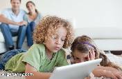 الأطفال الذكور أكثر عرضة للتنمر الإلكتروني