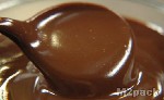 طريقة عمل شوكولاتة لتزيين الكيك - صلصة الشكولاتة الكثيفة