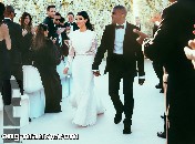 فستان زفاف أنجلينا جولي يحتضن رسومات أطفالها